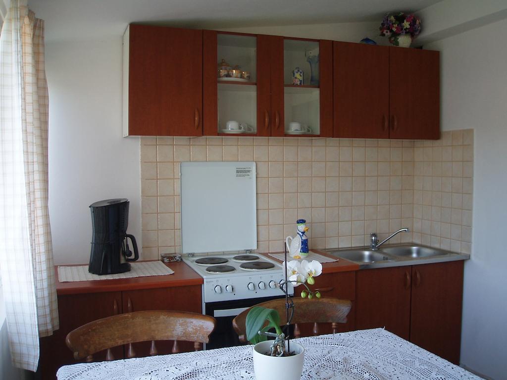 Guesthouse Tariba Supetarska Draga Habitación foto